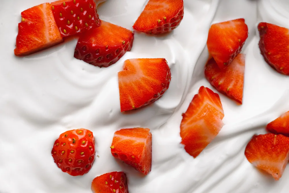 Cómo hacer crema para las fresas con crema