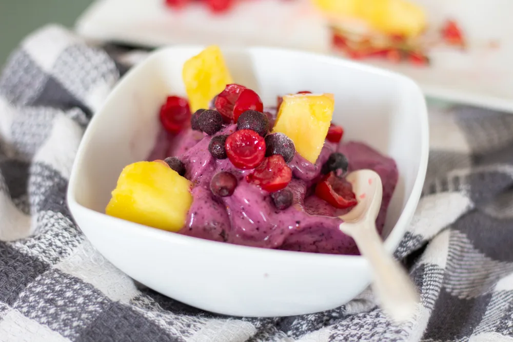Cómo hacer granizado de frutas congeladas