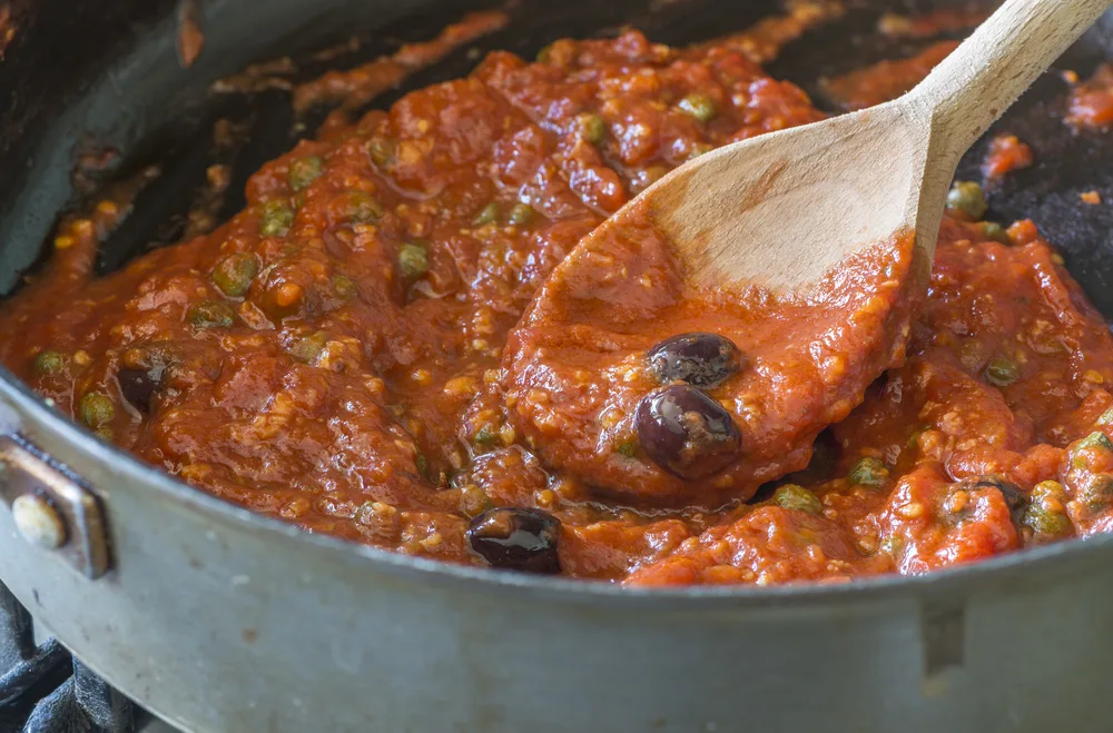 Cómo preparar una Salsa Puttanesca Espectacular para acompañar con pasta