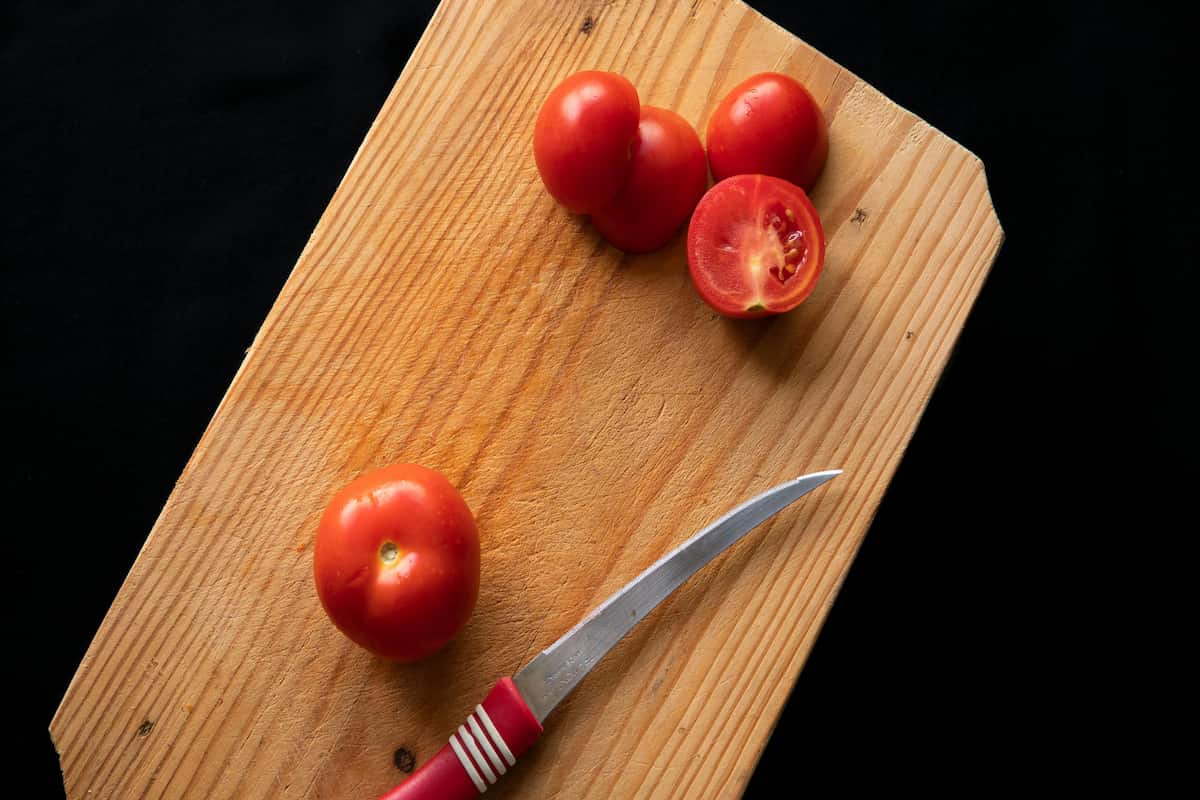 El jugo de tomate preparado es una bebida súper refrescante, ideal para un día de calor.