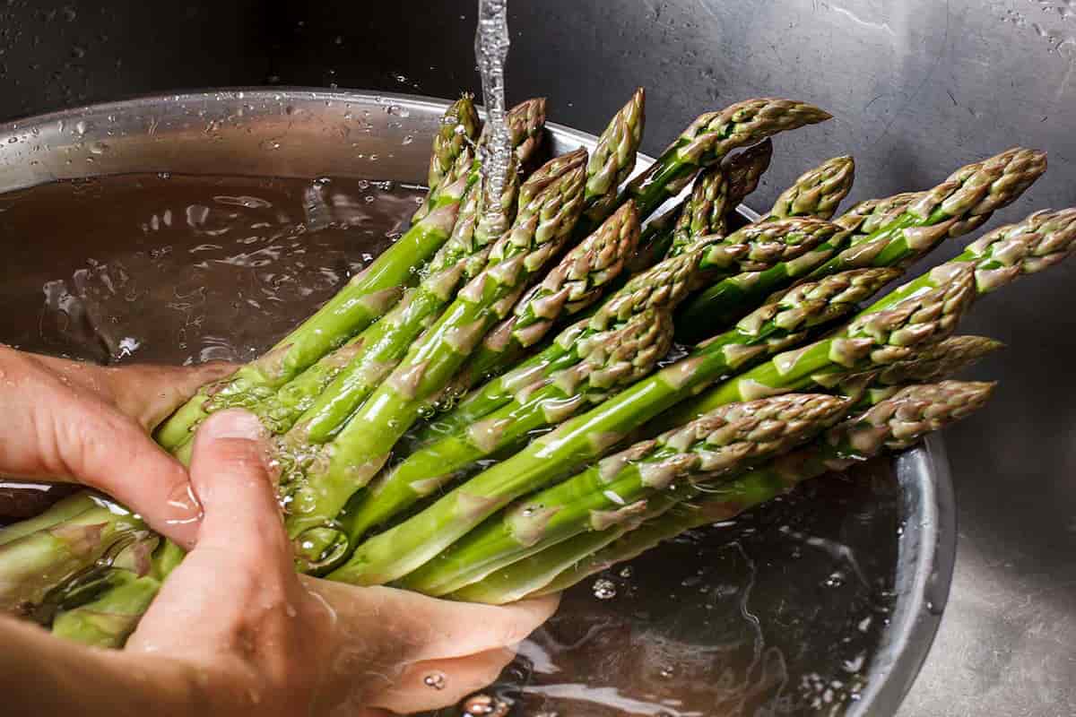 cómo limpiar los espárragos