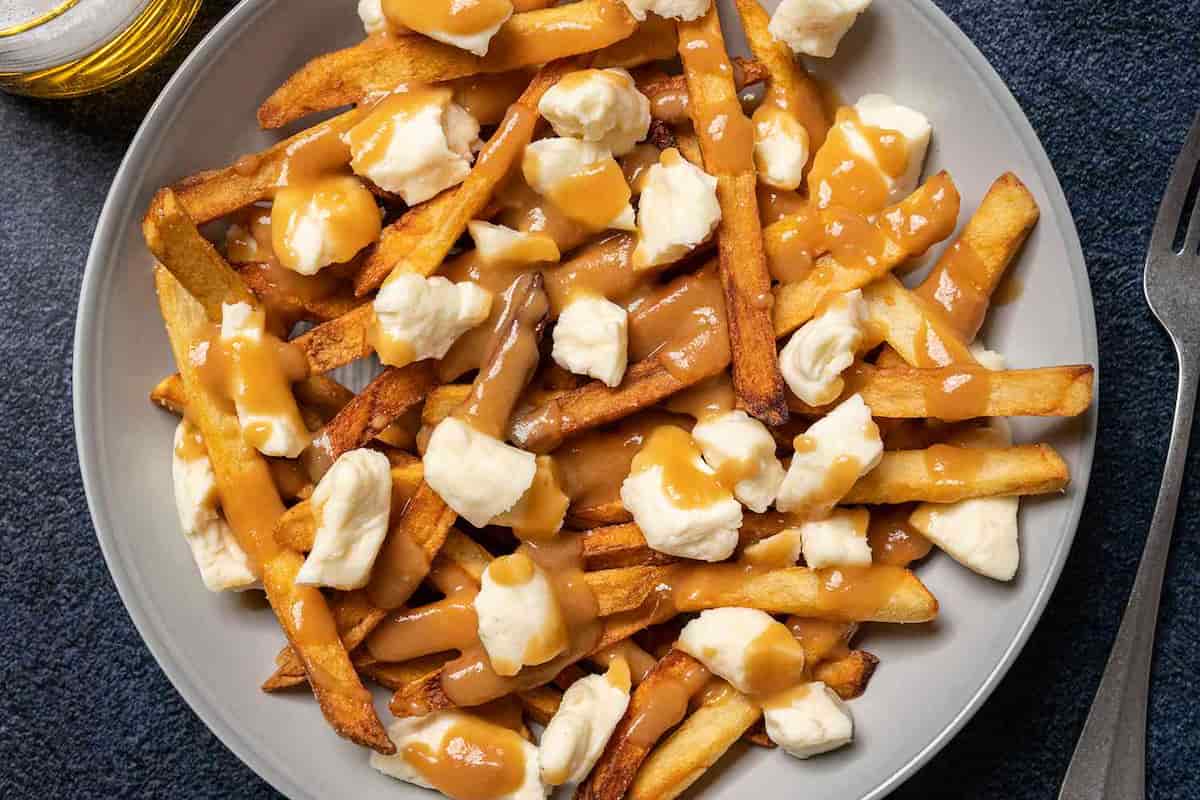 qué es el Poutine uno de los platillos típicos de Canadá