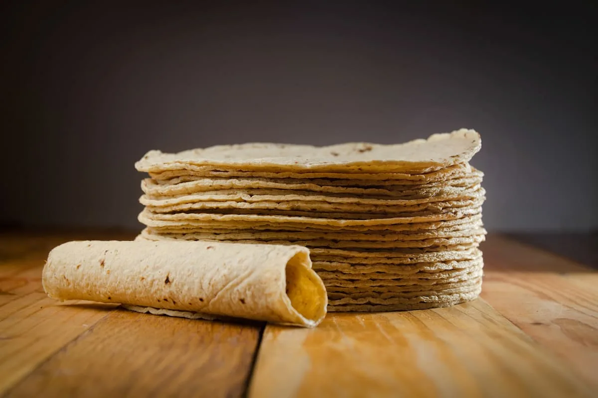 La tortilla es el alimento mexicano por excelencia, representa un símbolo nacional, ha sido uno de los ejes de desarrollo de nuestra cultura.