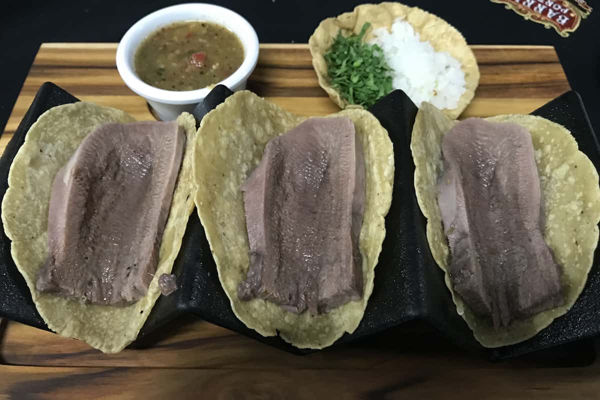 te diré cómo hacer lengua de res para tacos, quedarán como los de la calle, suaves y jugosos