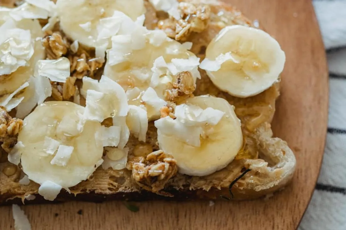 Toast crema de cacahuate con platano