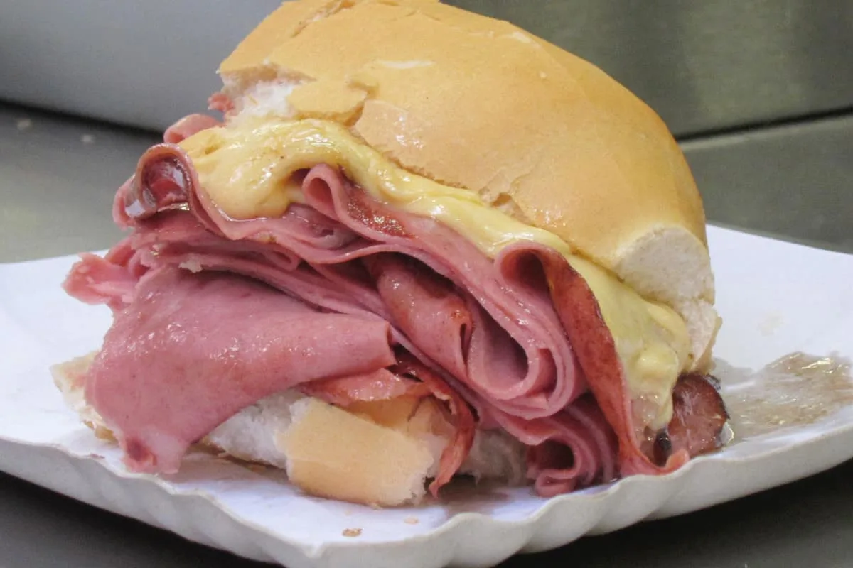 este es el sándwich favorito de Anthony Bourdain