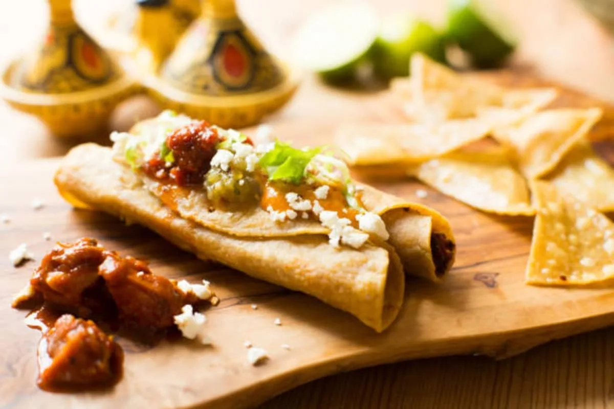 Tacos rellenos de carne de res deshebrada. / Foto: iStock