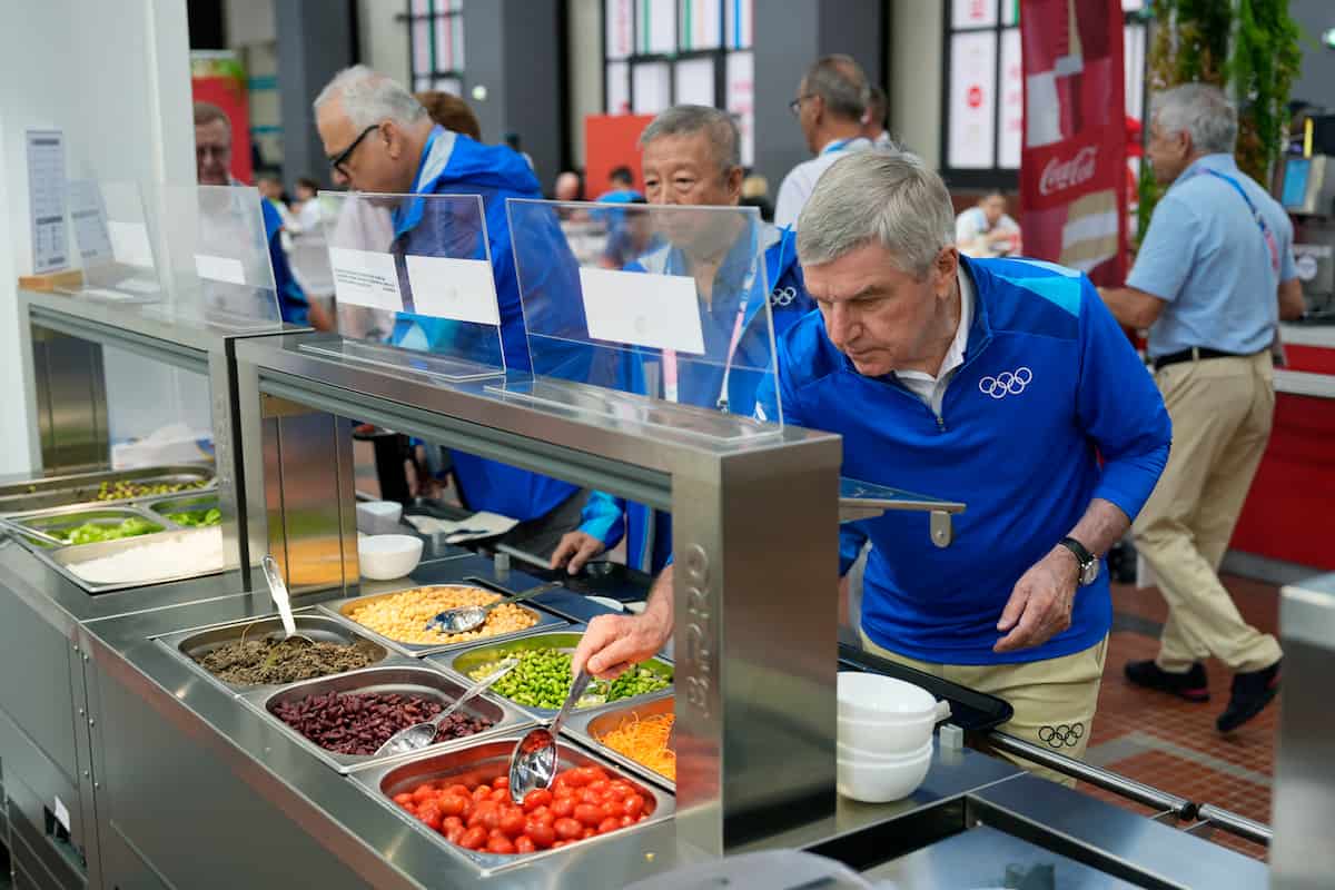 Atletas no están satisfechos con comida de París 2024.