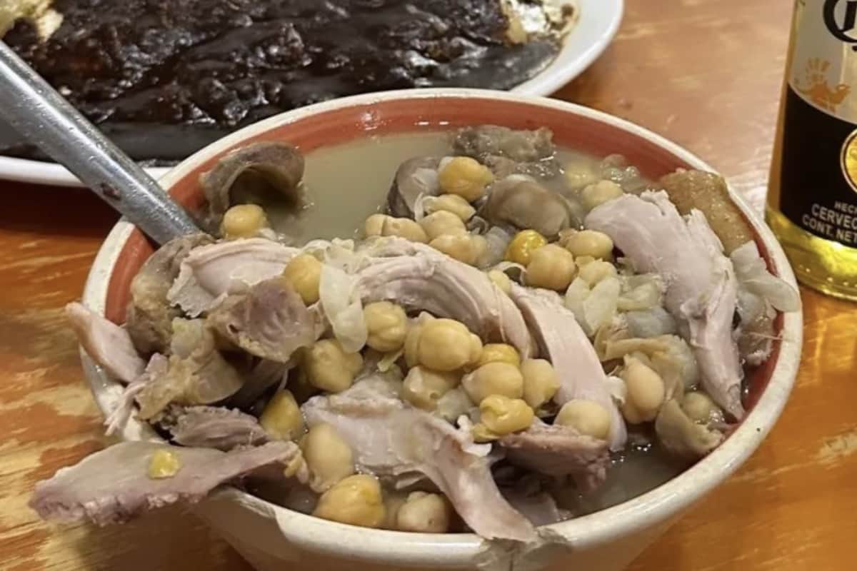 Apapáchate en estos lugares con las mejores sopas y caldos mexicanos.