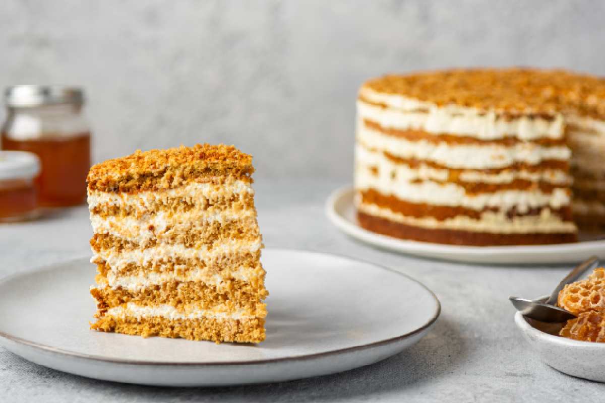 El pastel de miel también es conocido como Medovik