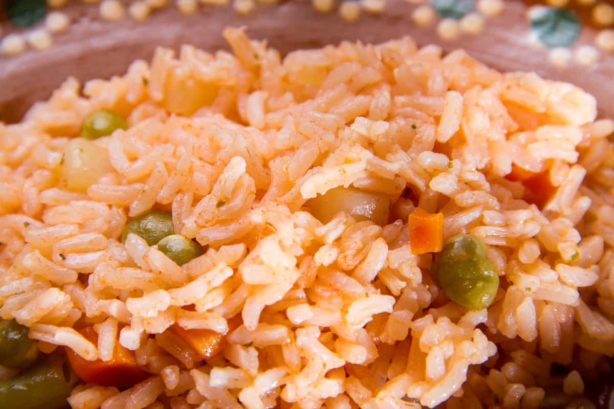 cómo hacer el arroz rojo mexicano