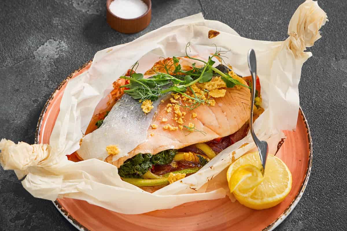 esta es la clásica receta de pescado empapelado