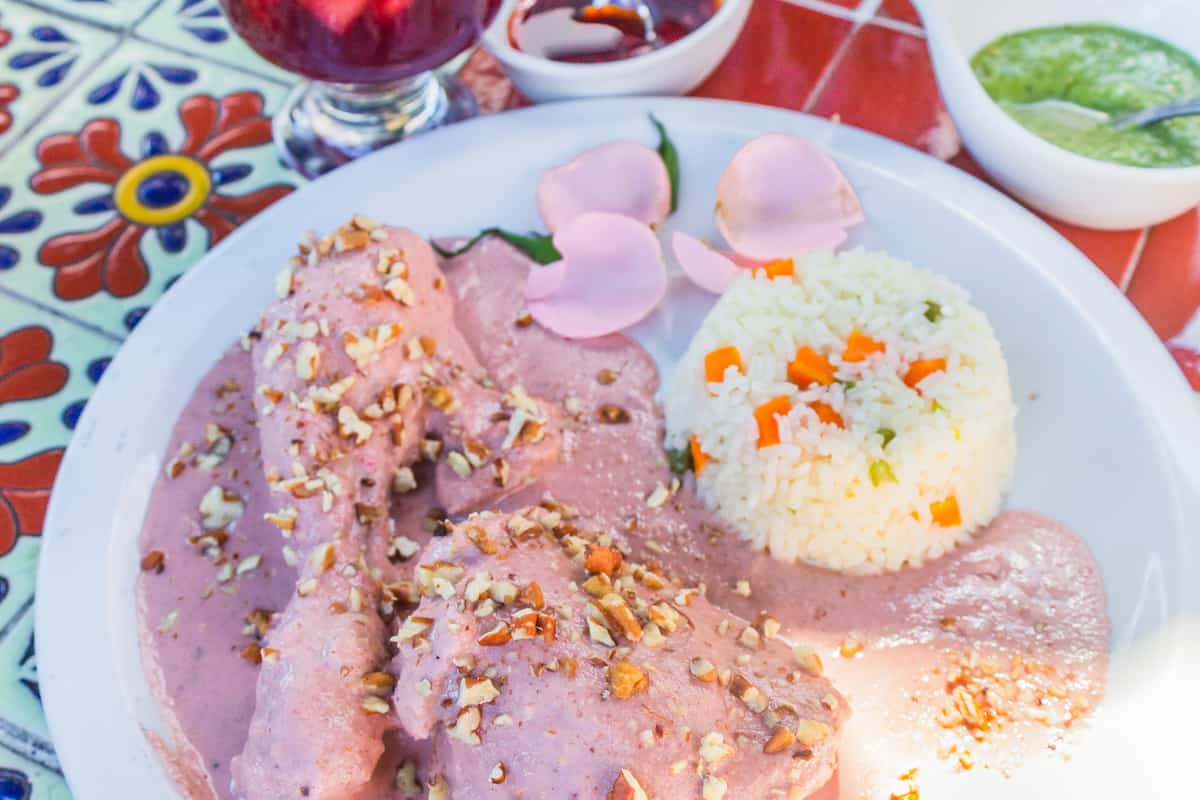 dónde comer el mole rosa