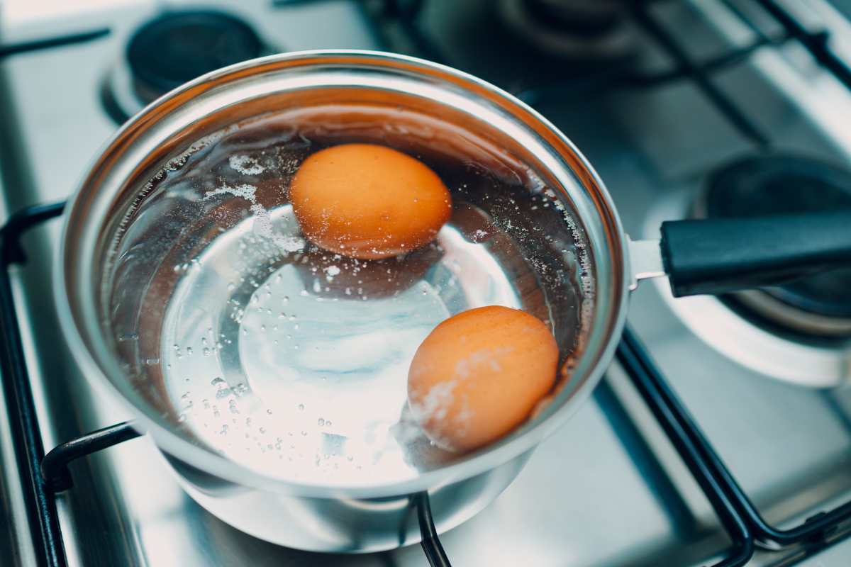 Cómo cocer huevos duros