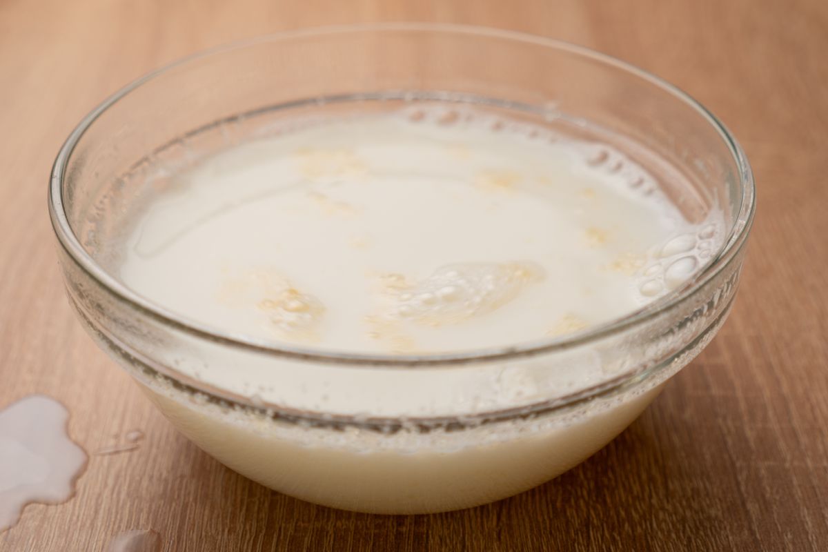 La grenetina es una sustancia sólida, translúcida, incolora y quebradiza, casi insípida.