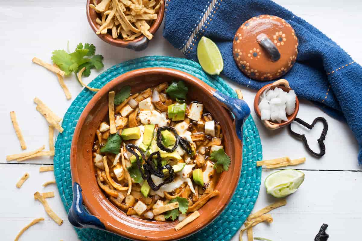 en solo 7 pasos puedes preparar la tradicional sopa azteca 