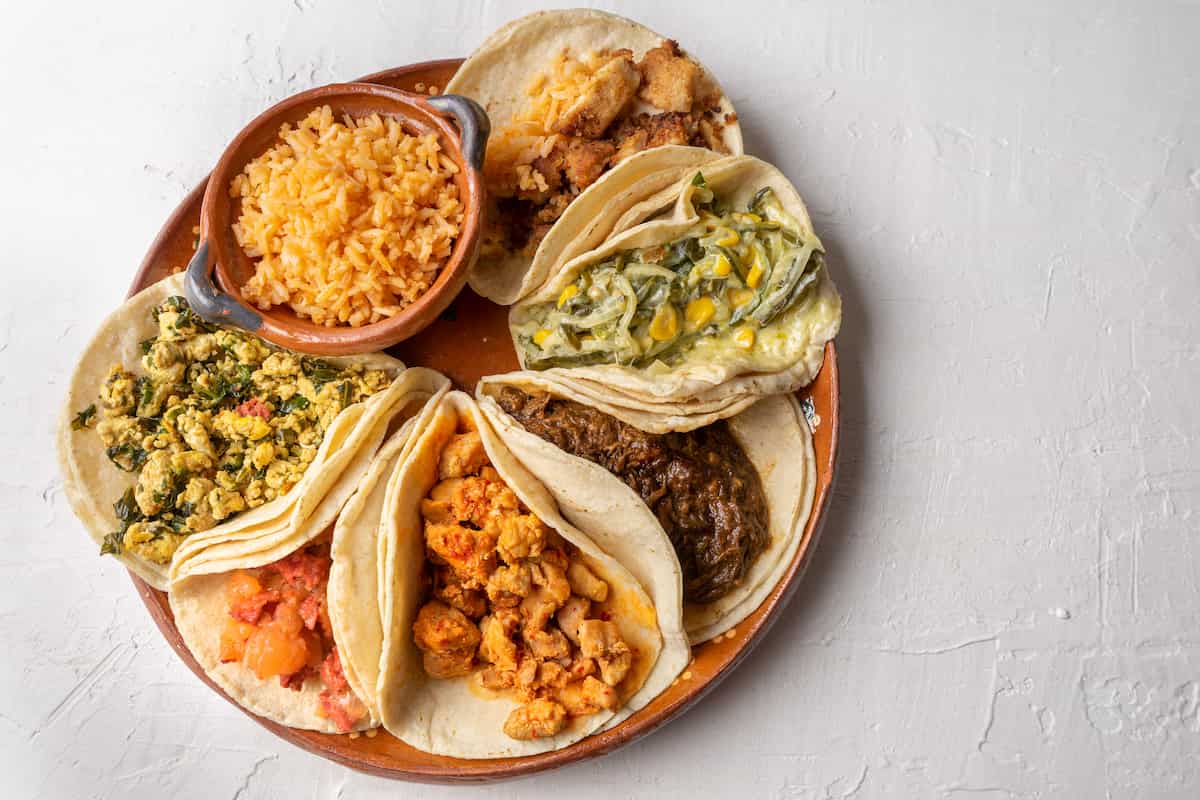 estos son los 4 mejores lugares para comer tacos de guisado