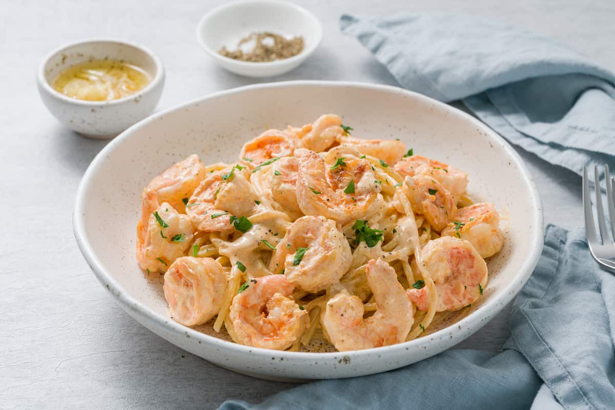 pasta cremosa con camarones
