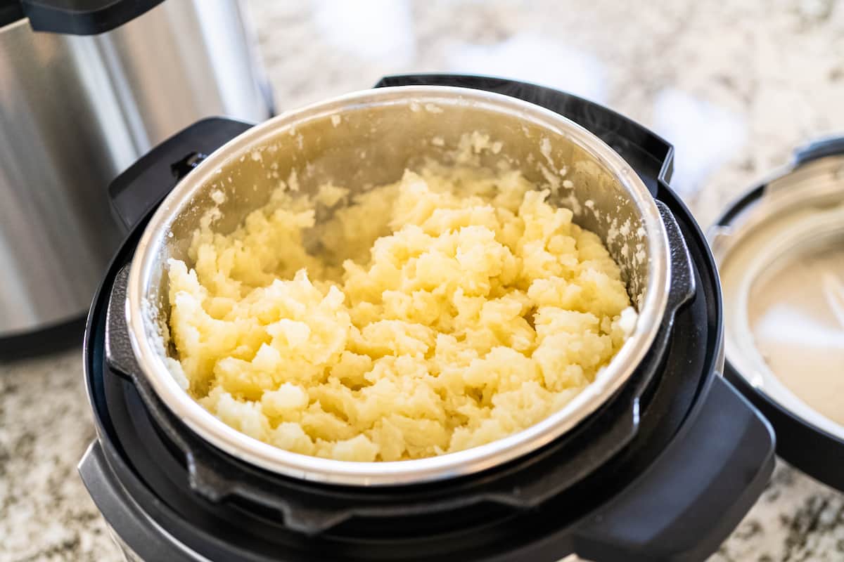 ¿Cuánto tiempo se dejan las papas en la olla express?