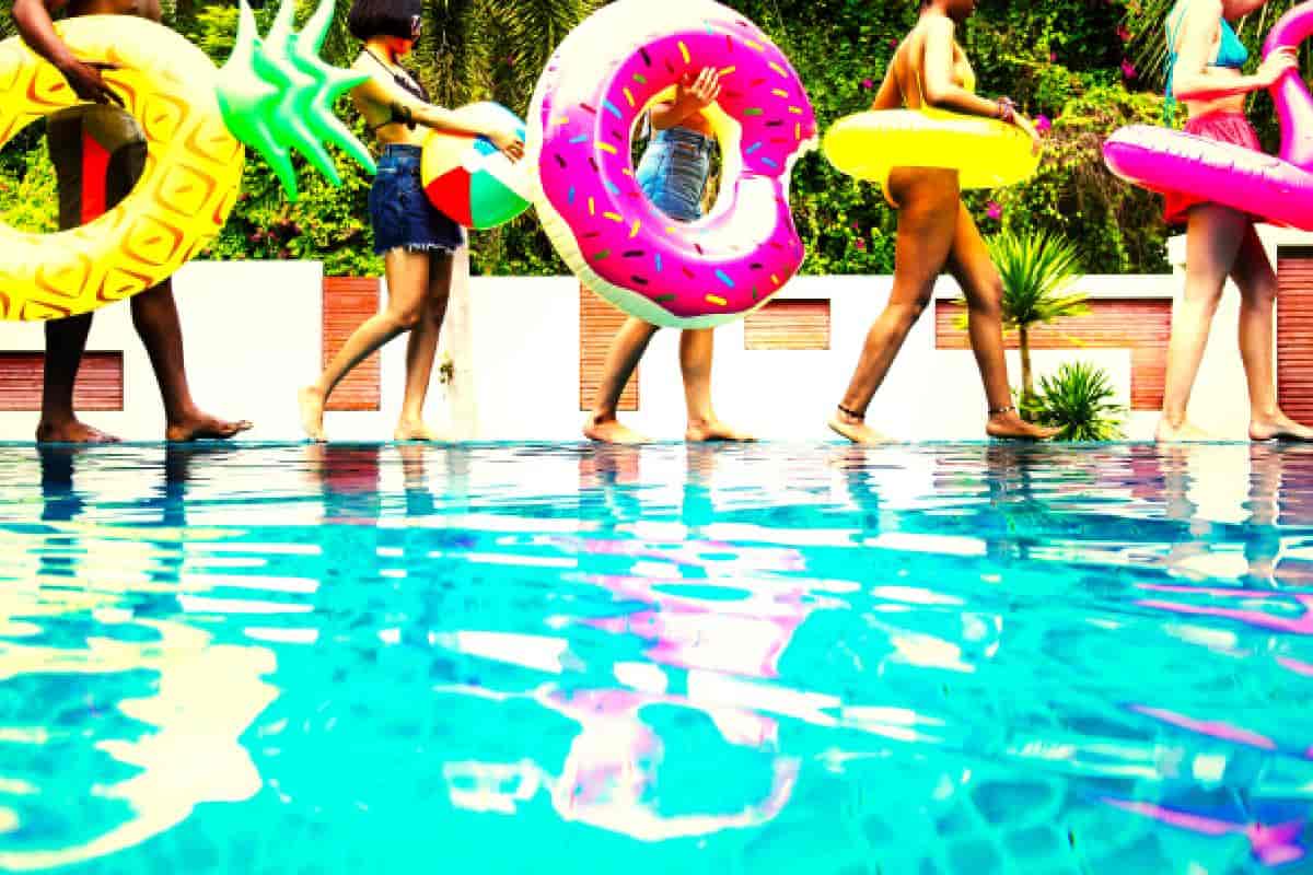 gente en alberca