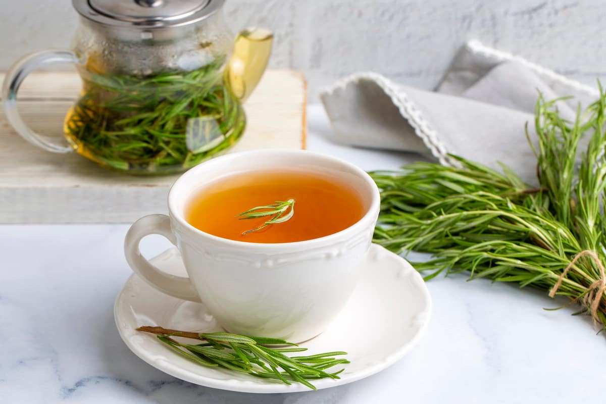 cómo hacer el té de romero