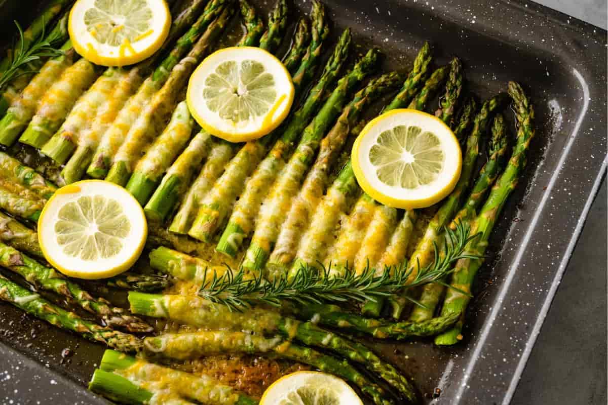 receta de espárragos salteados a la mantequilla con limón