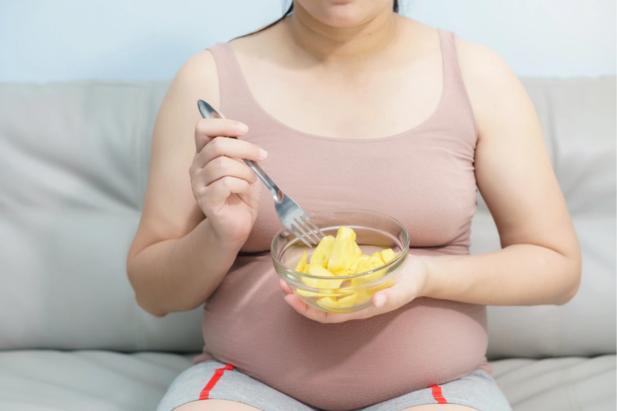 Comer piña nos escalda la lengua