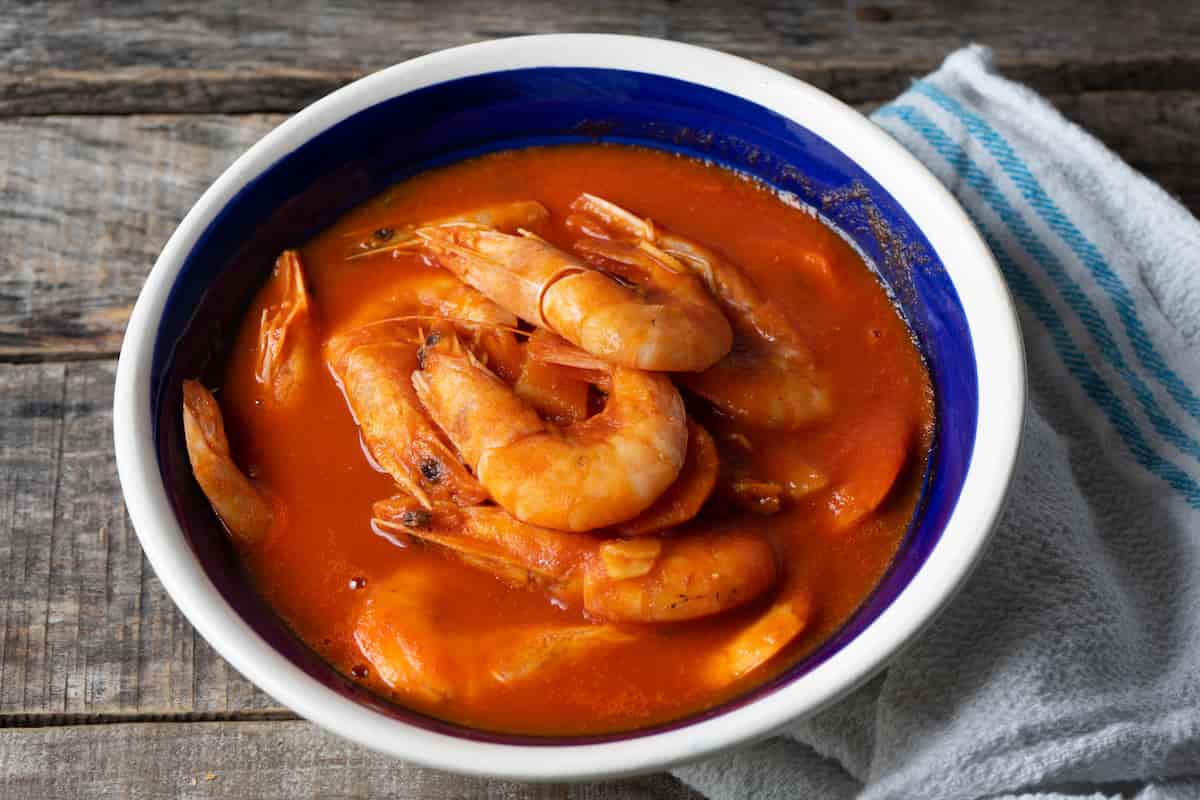 receta de caldo de camarón en casa