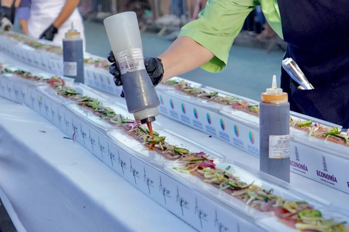 Sinaloa sirve el sashimi más largo del mundo