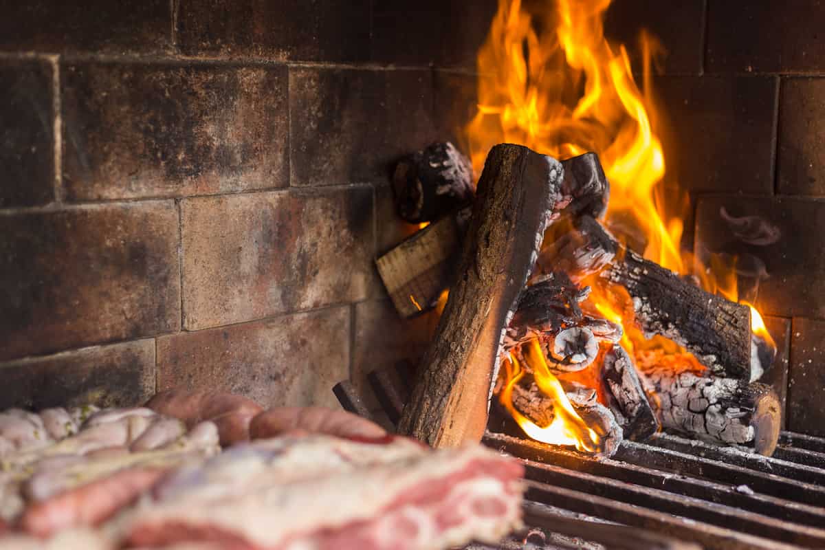 cómo se prepara la parrilla para un asado tradicional