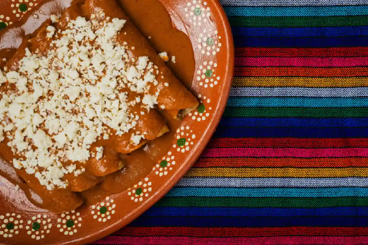 Enchiladas de cacahuate y almendras