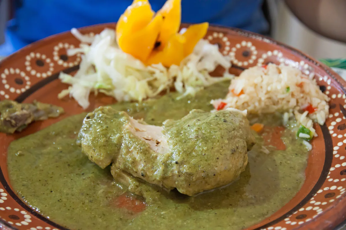Mole verde de pollo