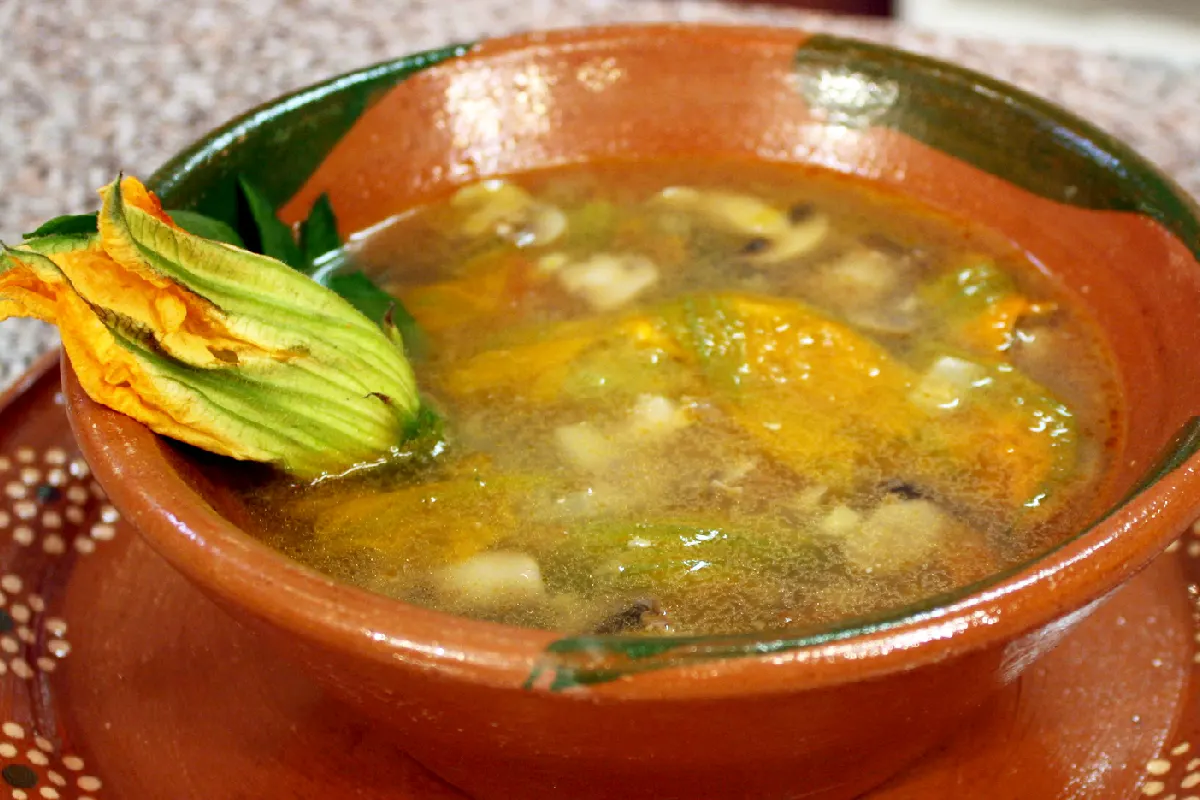 Sopa de milpa de Yuri de Gortari