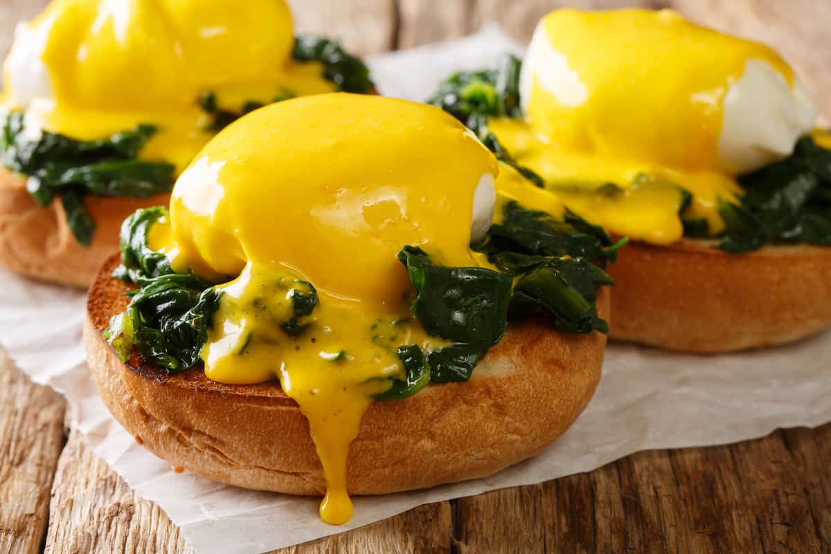 cómo hacer huevos benedictinos