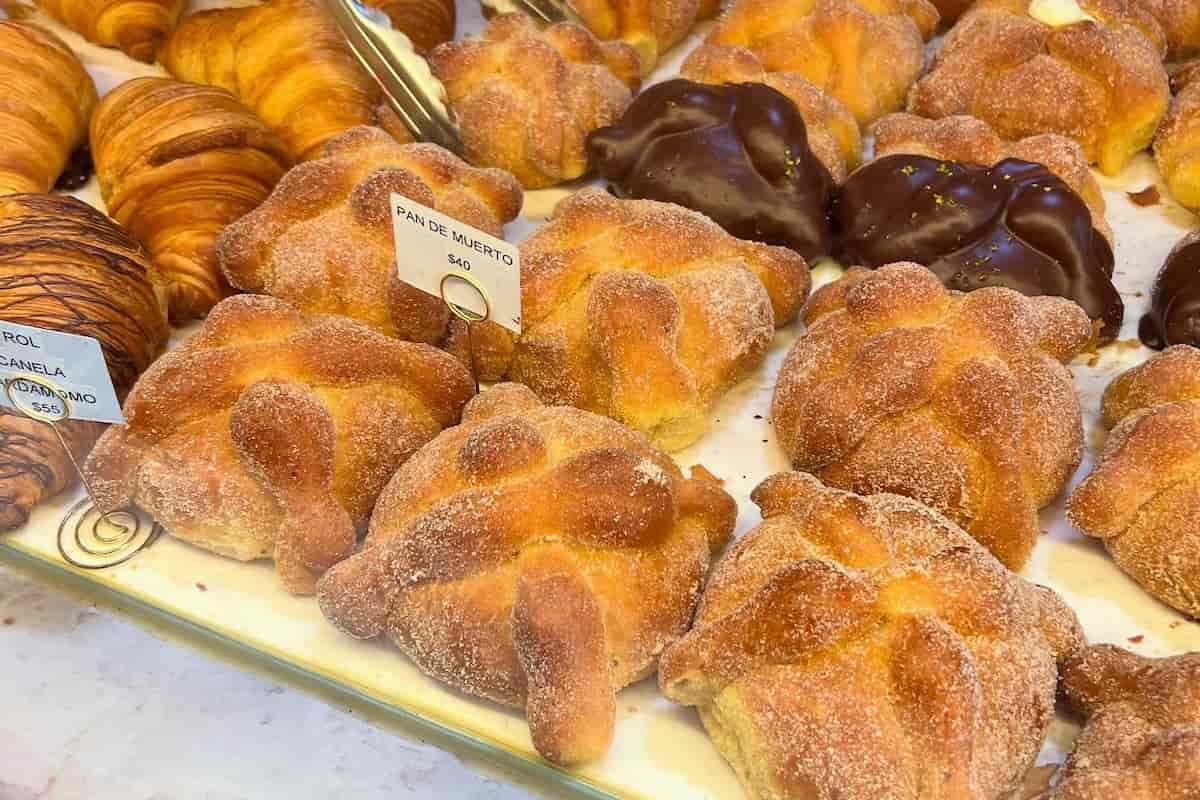 dónde comer pan de muerto en Querétaro