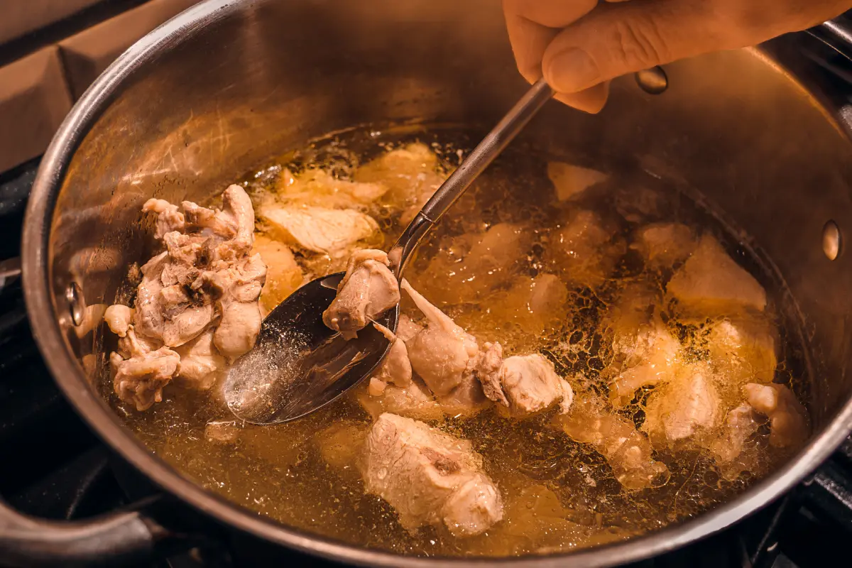 Caldo de gallina