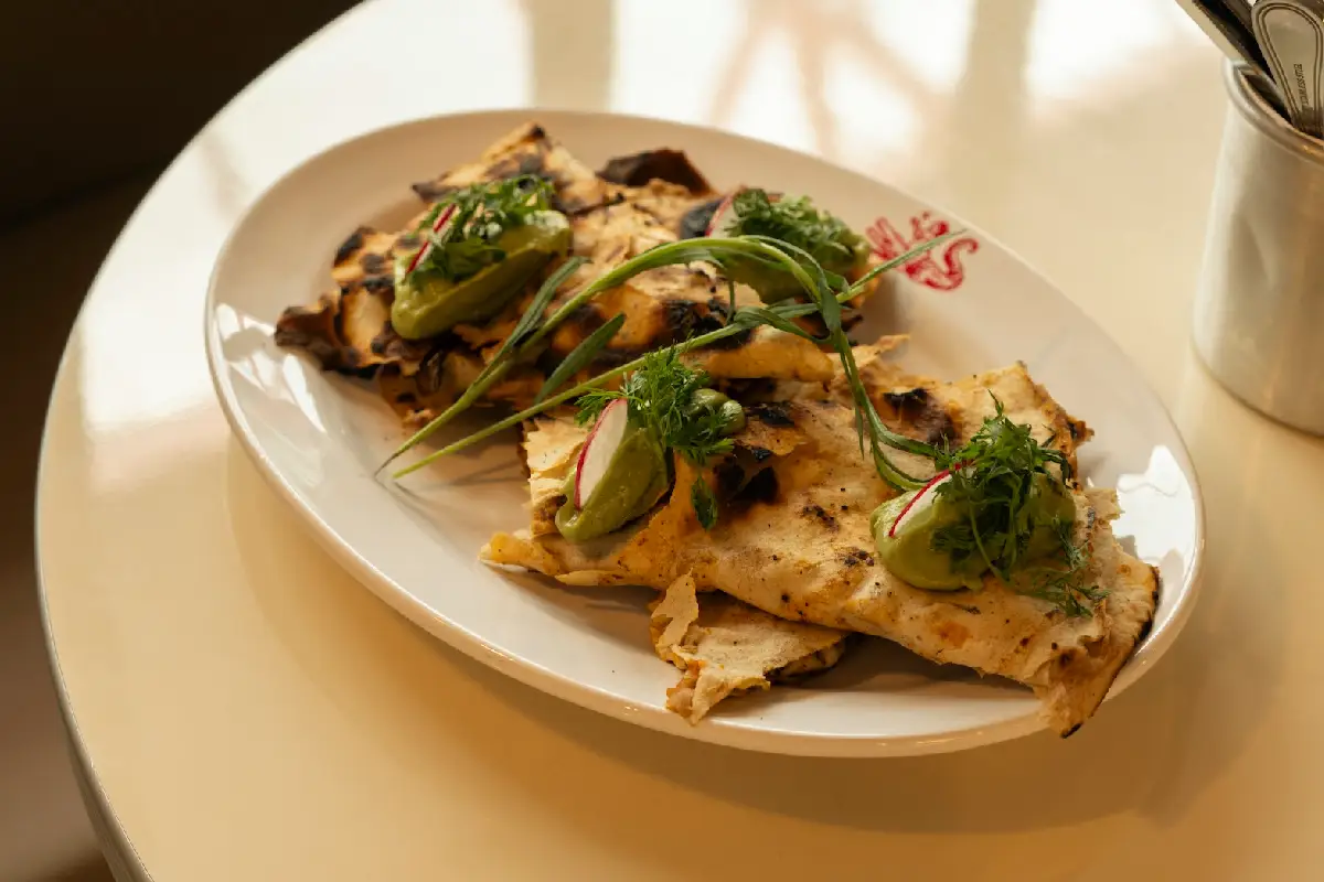 plato de tlayuda