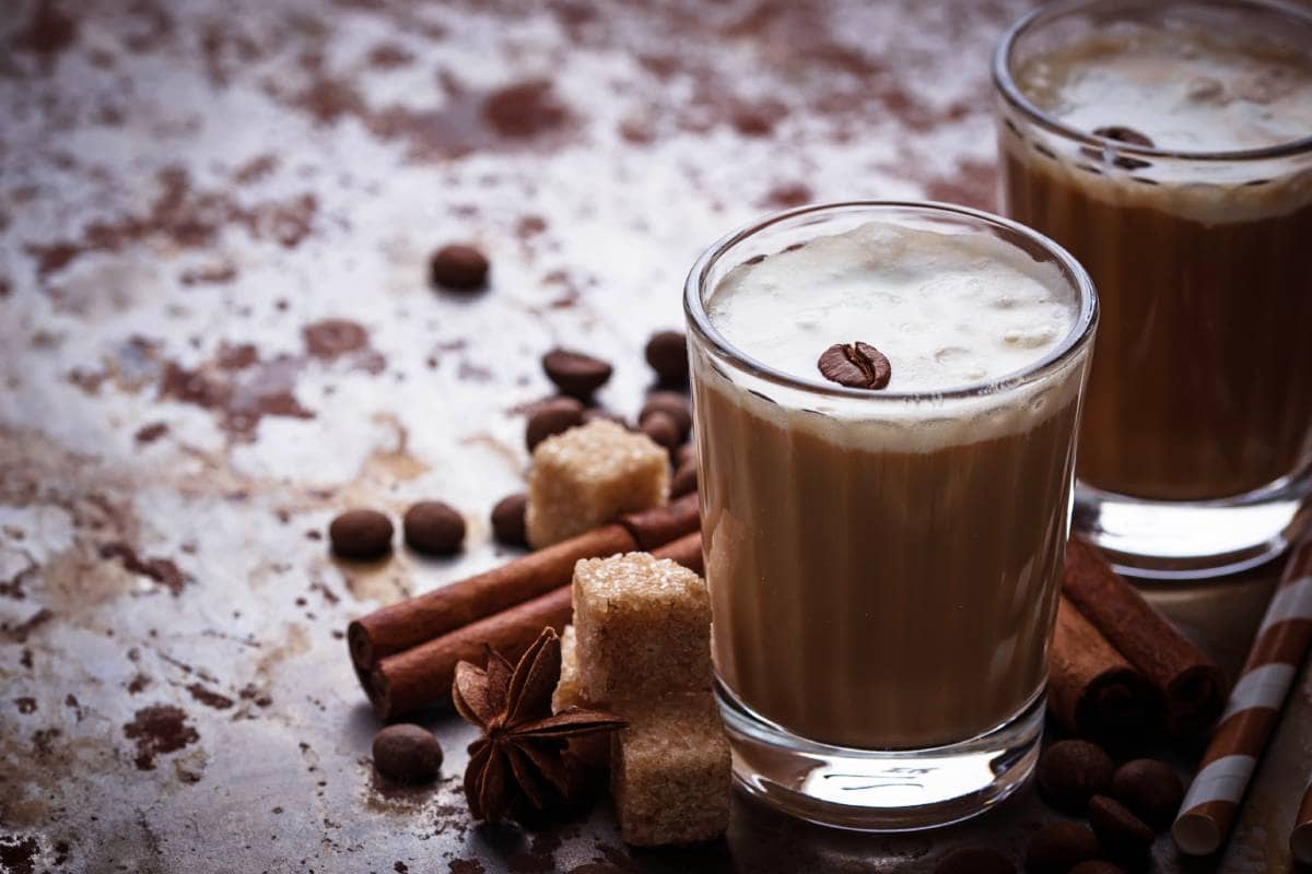Atole de crema irlandesa con canela. 