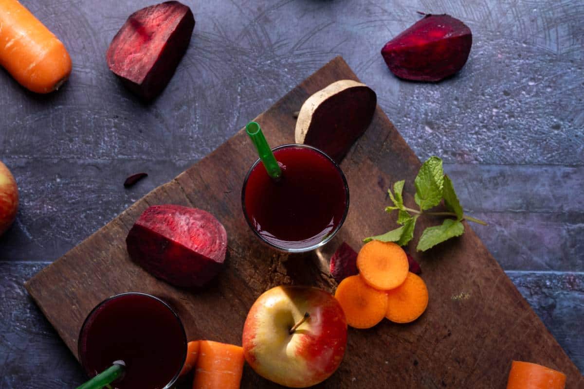 Jugo de Betabel, zanahoria y manzana.