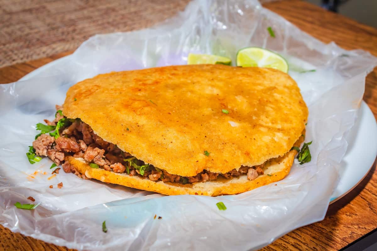 gordita de chicharrón 