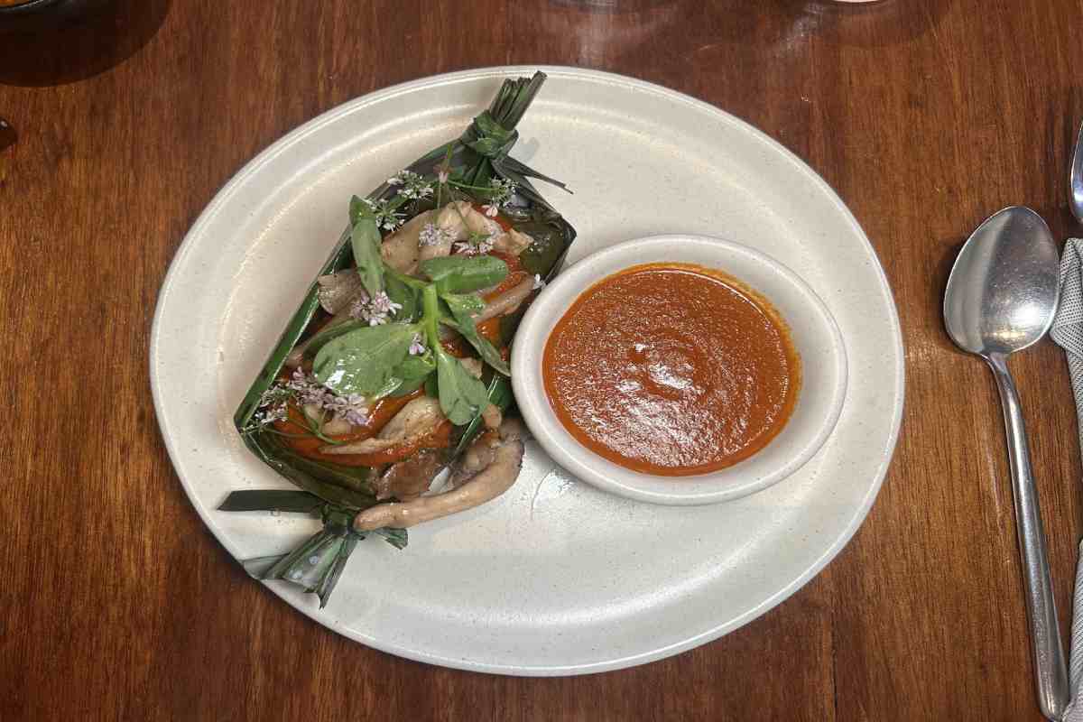 Tamal de hongos y setas, platillo Corazón de Maguey./ Foto: Ángeles Cataño/ Animal Gourmet.
