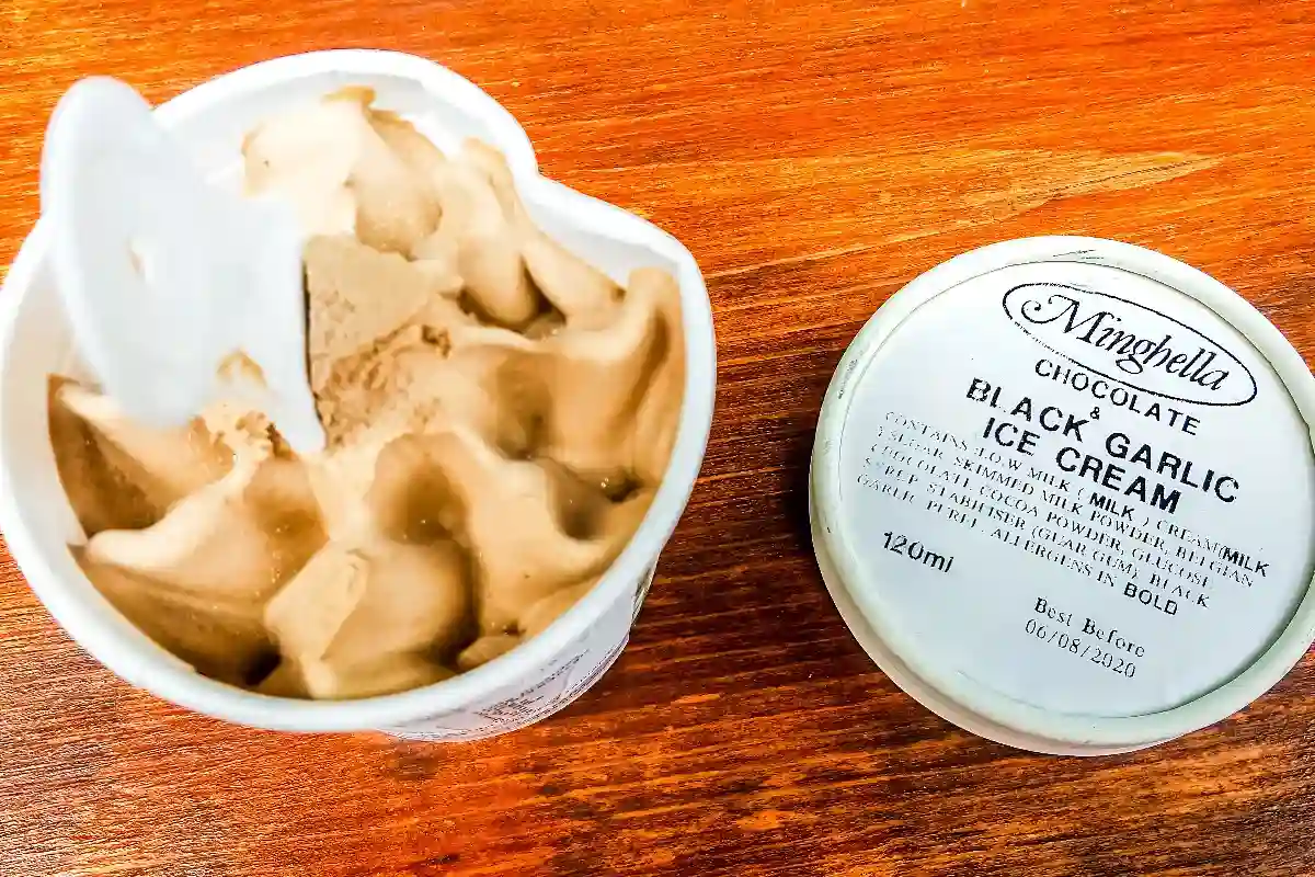 vaso de helado de ajo