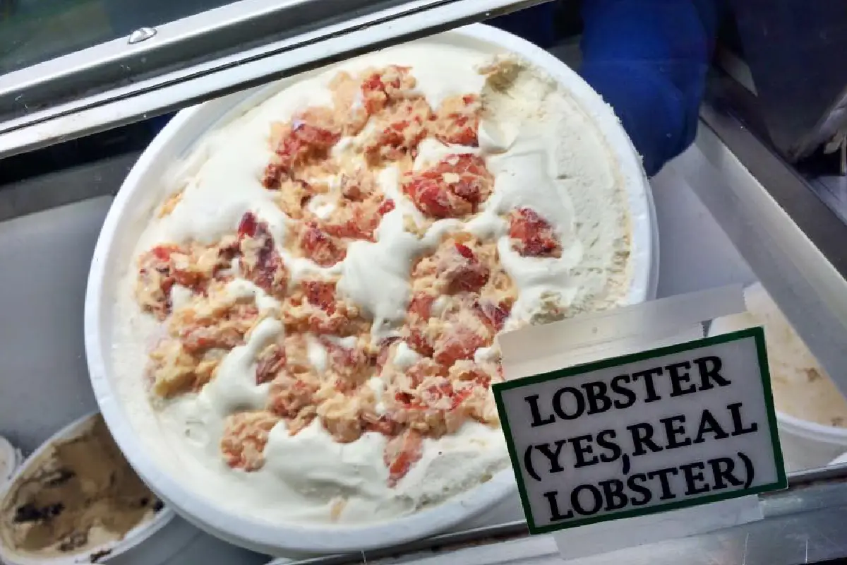 bote de helado de langosta